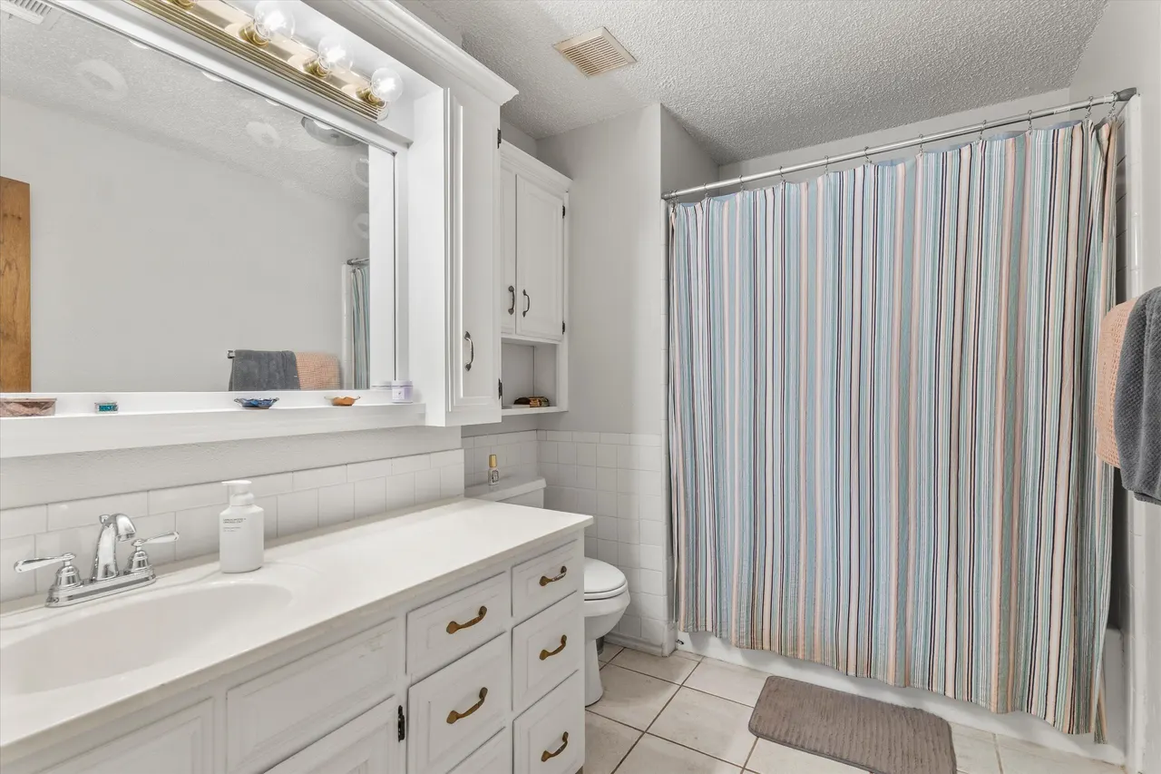 Photo 15 — 704 Cherry Street, Levelland, TX 79336