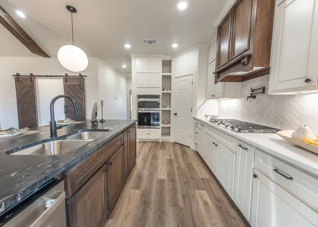 Photo 3 — 3605 143rd Street, Lubbock, TX 79423