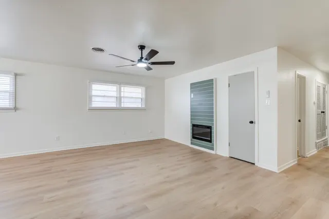 Photo 5 — 4404 28th Street, Lubbock, TX 79410