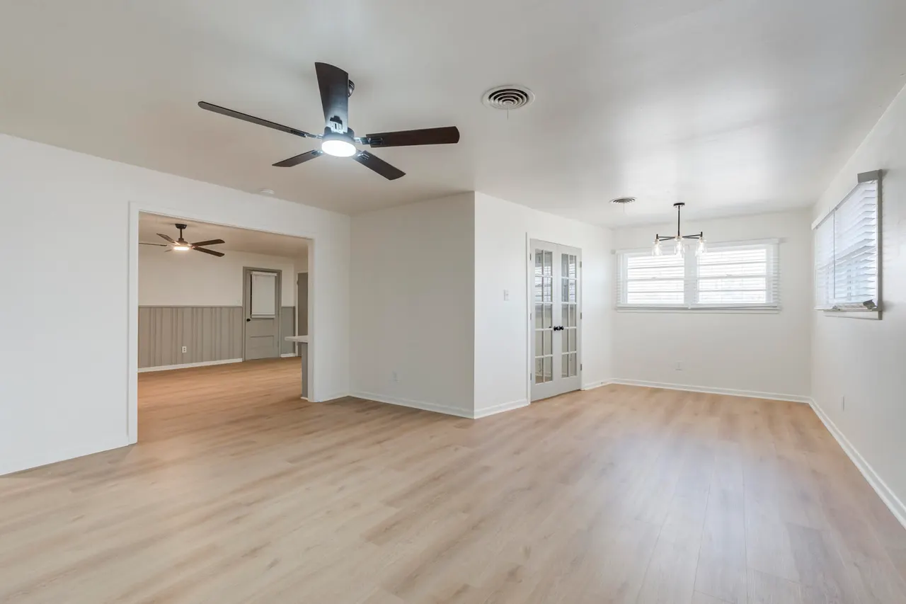 Photo 9 — 4404 28th Street, Lubbock, TX 79410