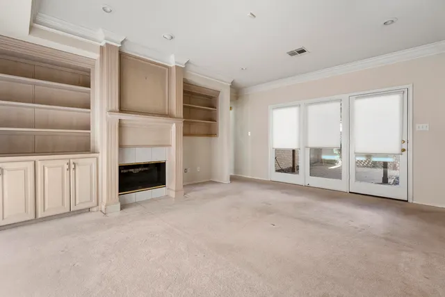 Photo 8 — 2404 Aberdeen Avenue, Lubbock, TX 79407