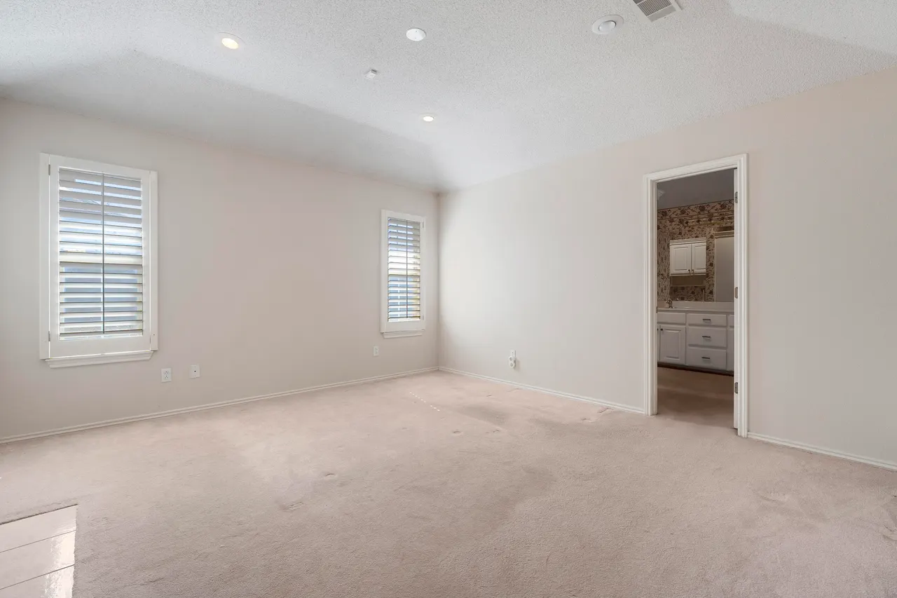 Photo 14 — 2404 Aberdeen Avenue, Lubbock, TX 79407