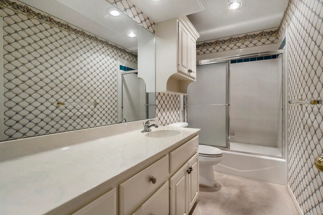 Photo 22 — 2404 Aberdeen Avenue, Lubbock, TX 79407