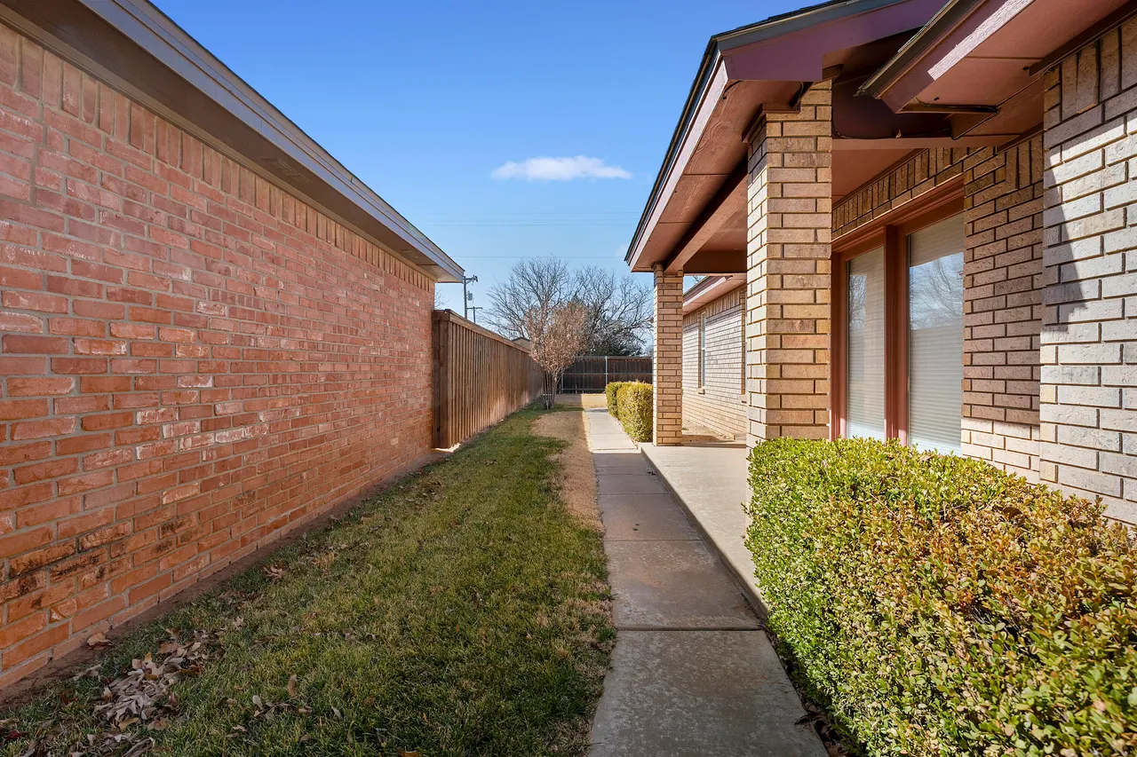 Photo 26 — 2404 Aberdeen Avenue, Lubbock, TX 79407