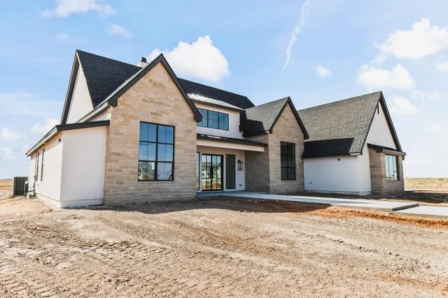 Photo 2 — 223 Private Rd 302E, Seminole, TX 79360