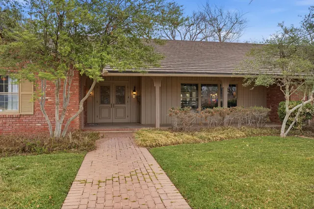 Photo 2 — 4602 13th Street, Lubbock, TX 79416