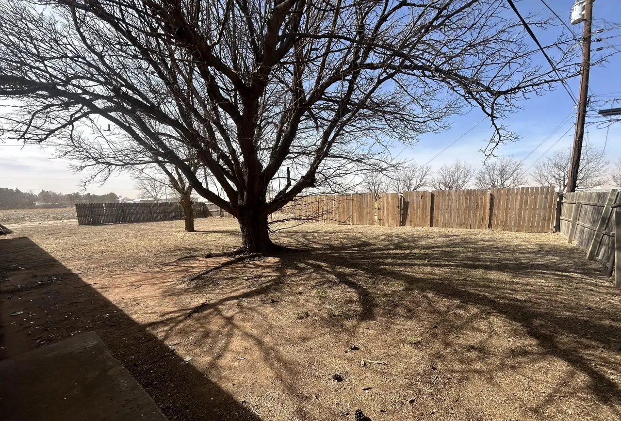 Photo 24 — 1926 Avenue H, Levelland, TX 79336
