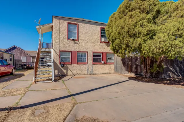 Photo 2 — 2608 Avenue V, Lubbock, TX 79411