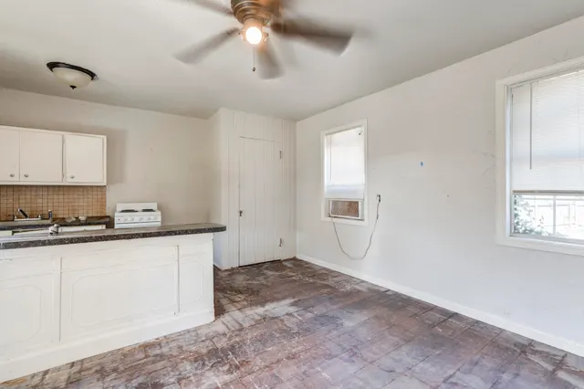 Photo 4 — 2608 Avenue V, Lubbock, TX 79411