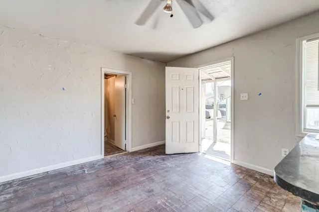 Photo 7 — 2608 Avenue V, Lubbock, TX 79411
