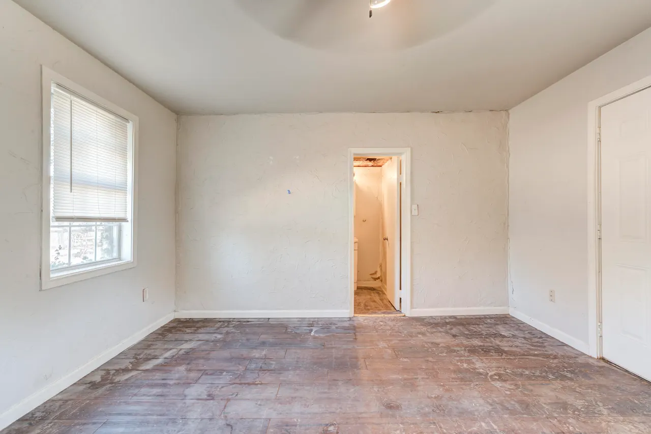 Photo 8 — 2608 Avenue V, Lubbock, TX 79411