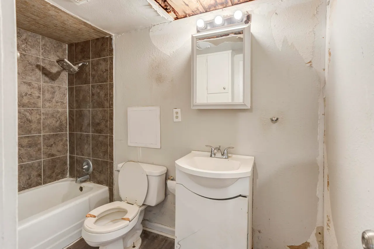 Photo 9 — 2608 Avenue V, Lubbock, TX 79411