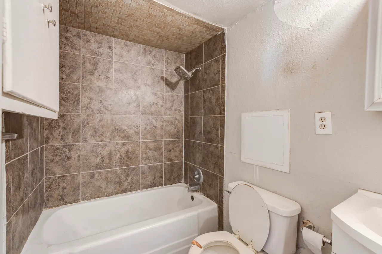 Photo 10 — 2608 Avenue V, Lubbock, TX 79411