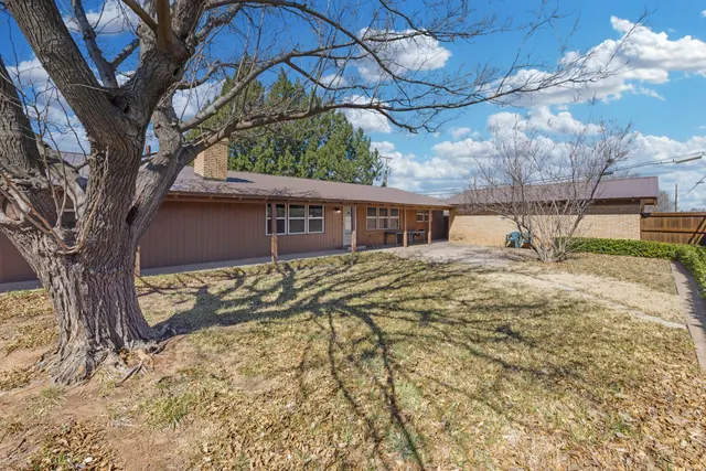 Photo 4 — 3802 43rd Street, Lubbock, TX 79413