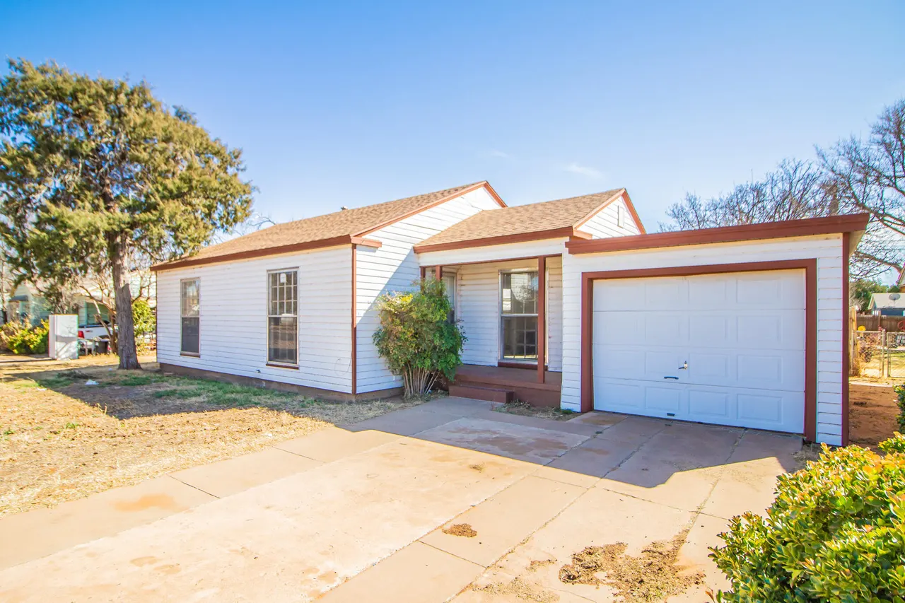 Front exterior — 604 E Reppto Street, Brownfield, TX 79316