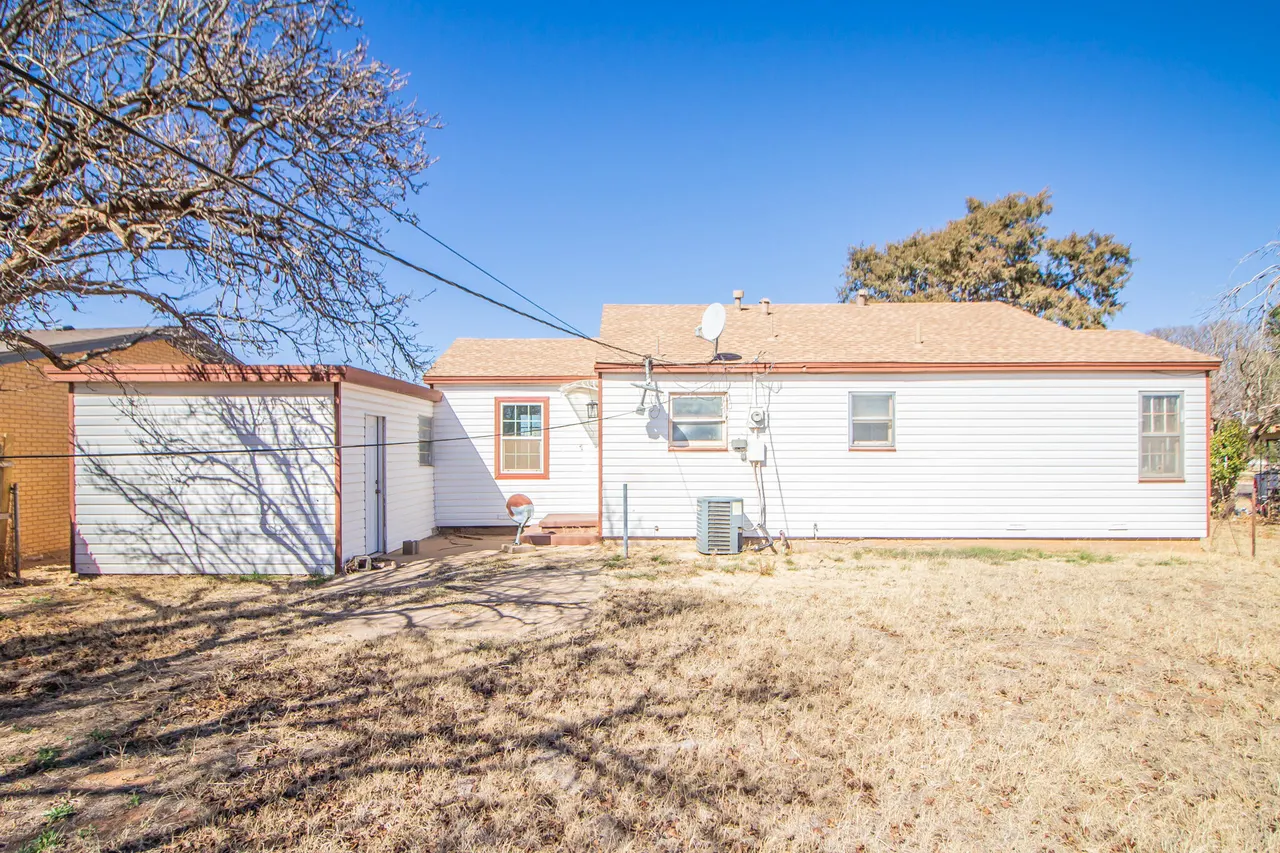 Photo 13 — 604 E Reppto Street, Brownfield, TX 79316