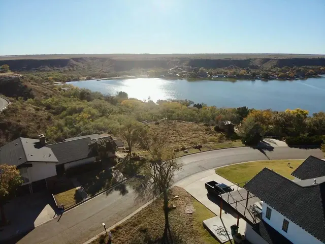 Photo 3 — 100 E Canyonview Drive, Ransom Canyon, TX 79366