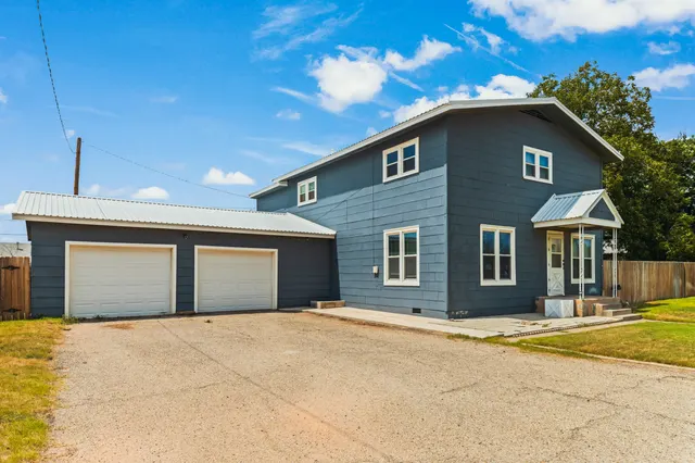 Photo 3 — 1407 Japonica Drive, Denver City, TX 79323