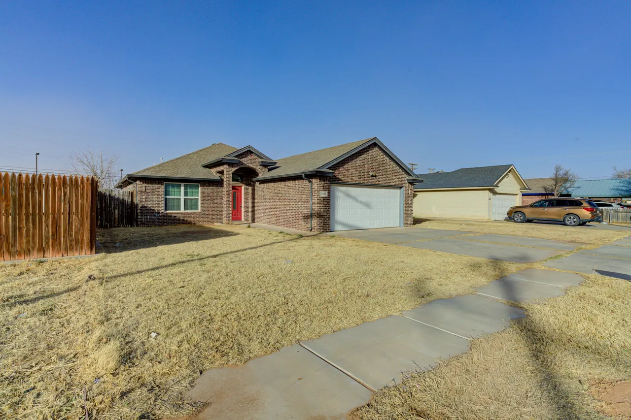 Photo 2 — 1608 48th Street, Lubbock, TX 79412