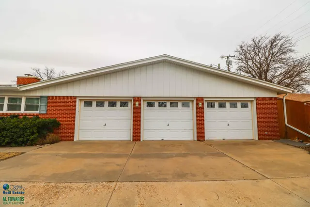 Photo 3 — 200 Crescent Drive, Littlefield, TX 79339
