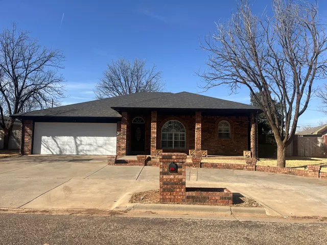 Front exterior — 2222 S 2nd Place, Lamesa, TX 79331