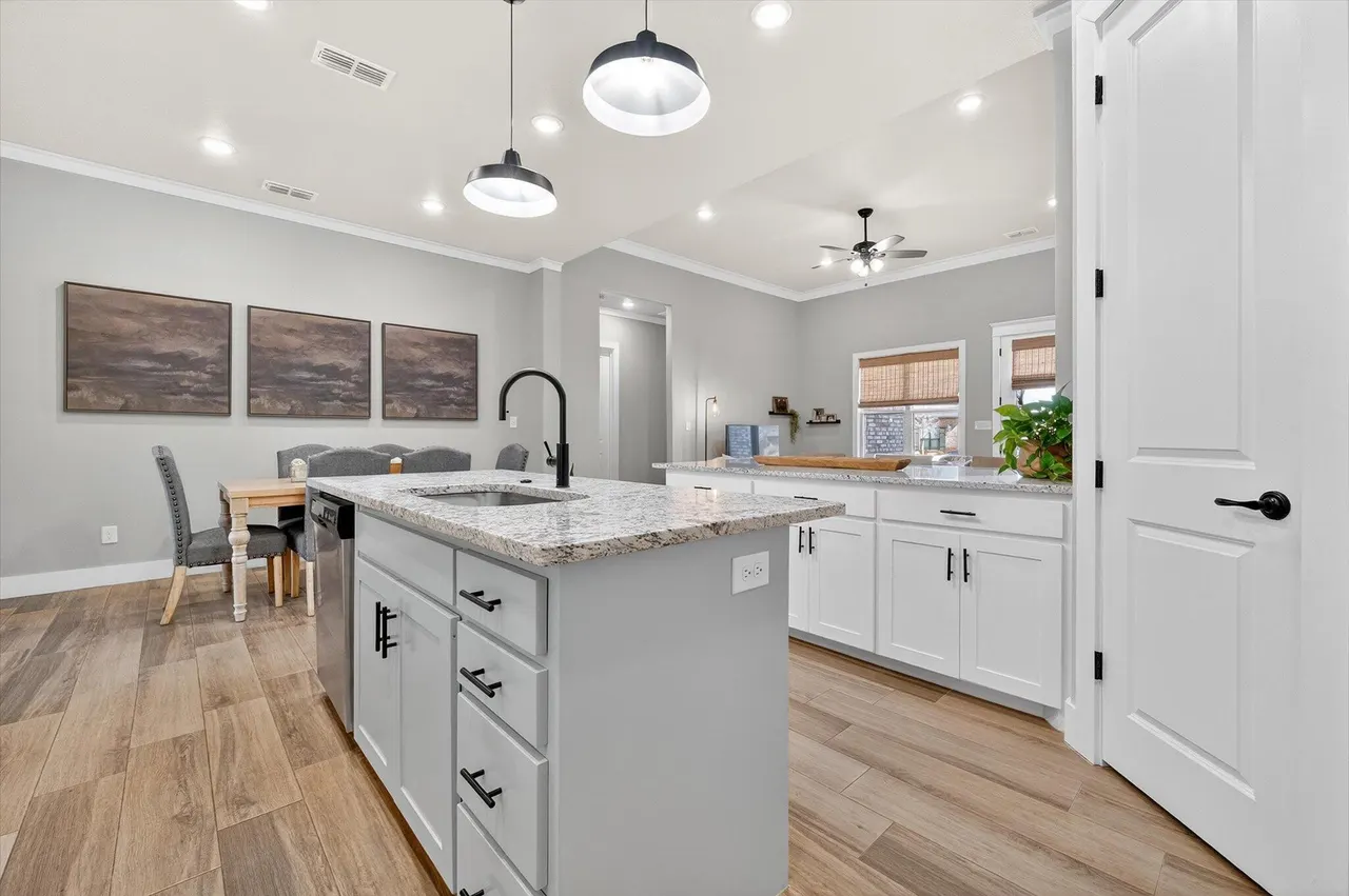Photo 8 — 1308 Dover Lane, Wolfforth, TX 79382
