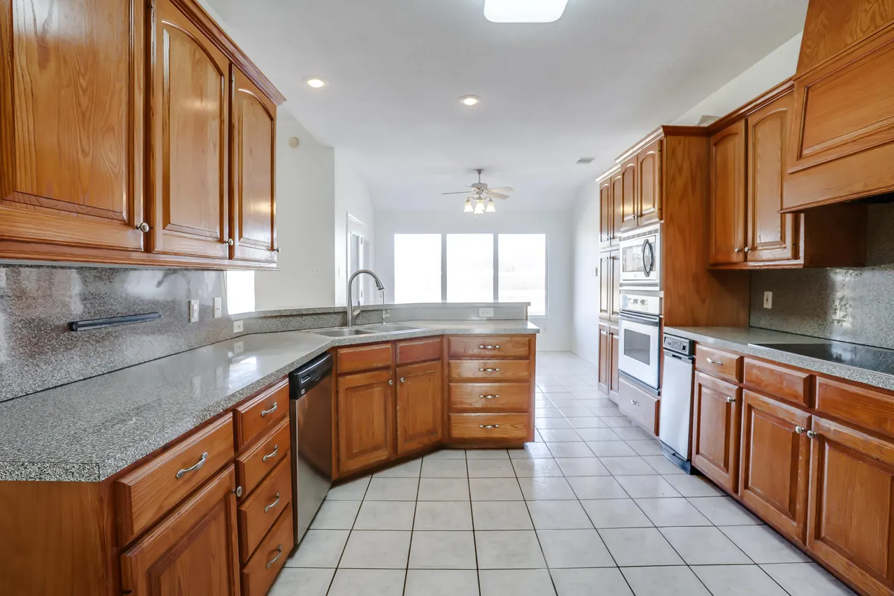Photo 9 — 7807 Prentiss Avenue, Lubbock, TX 79424