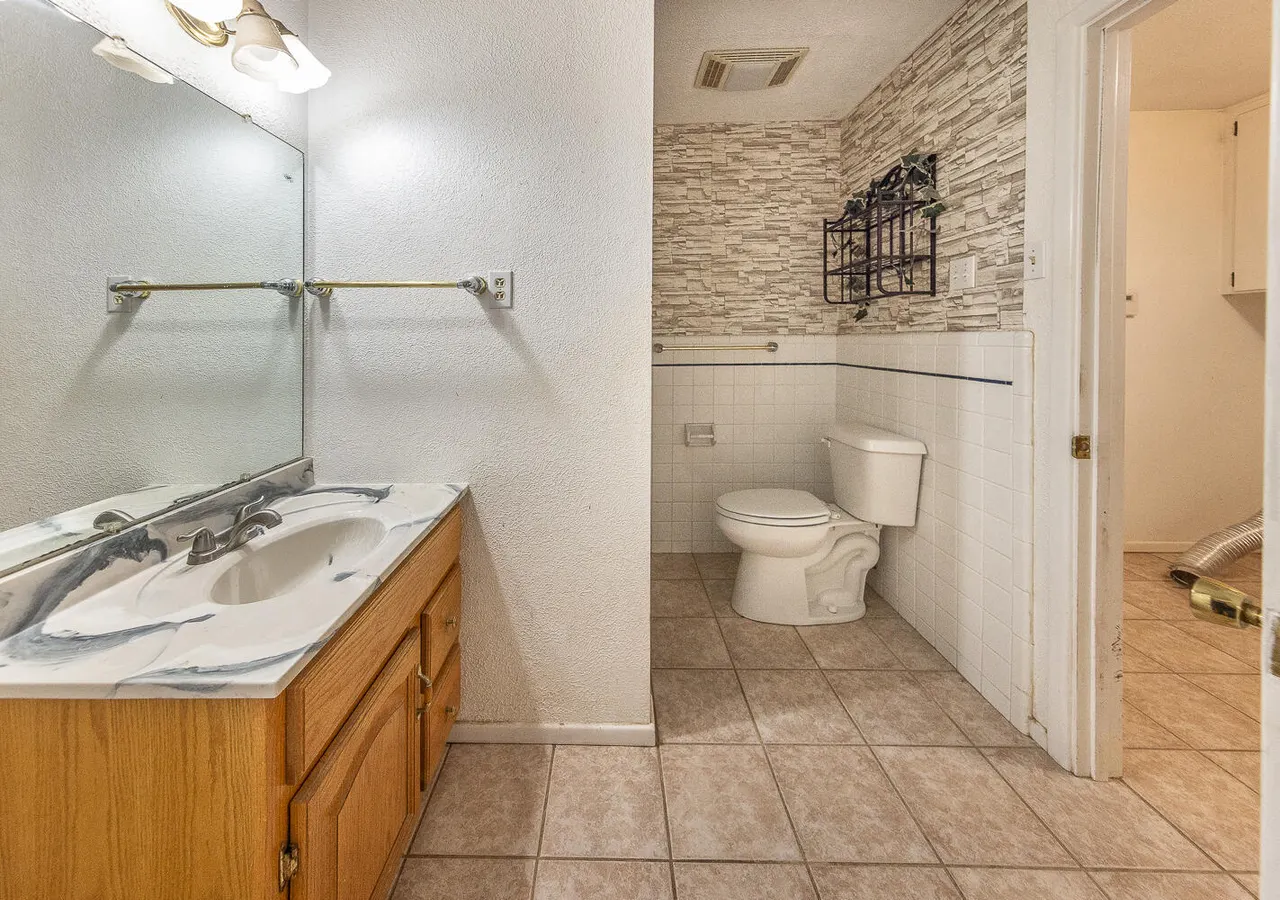 Photo 13 — 505 Owen Street, Lubbock, TX 79403