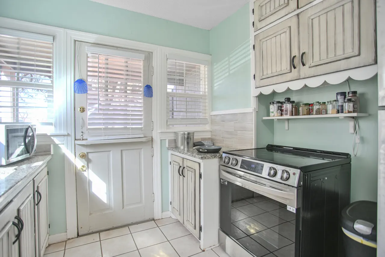 Photo 13 — 3013 28th Street, Lubbock, TX 79410