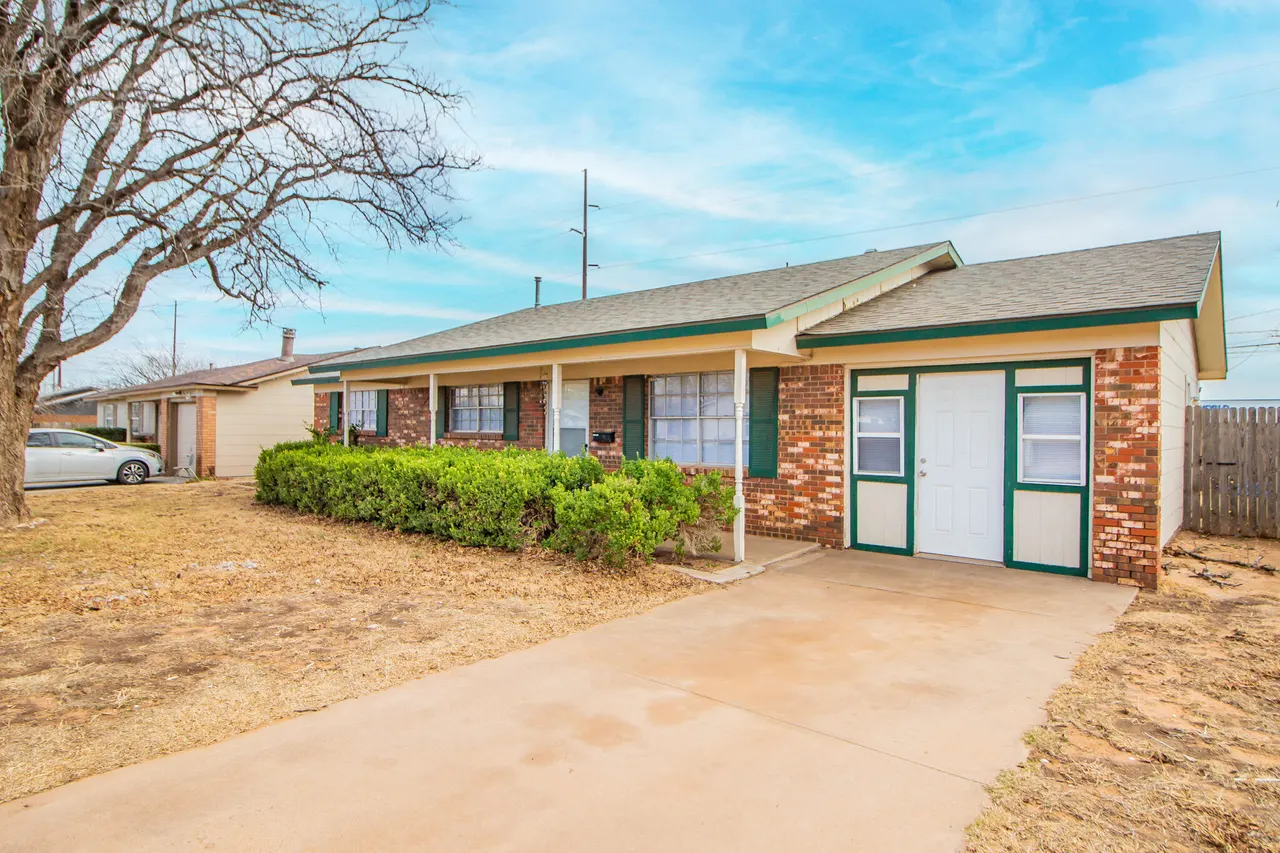 Photo 2 — 1903 71st Street, Lubbock, TX 79412