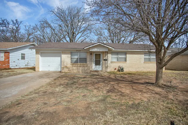 Front exterior — 2528 71st Street, Lubbock, TX 79413