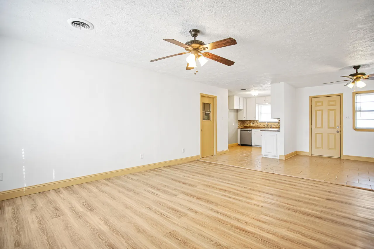 Photo 4 — 2528 71st Street, Lubbock, TX 79413