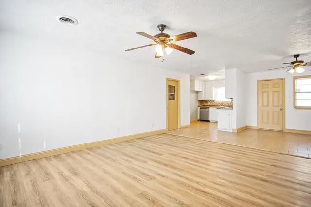 Photo 4 — 2528 71st Street, Lubbock, TX 79413