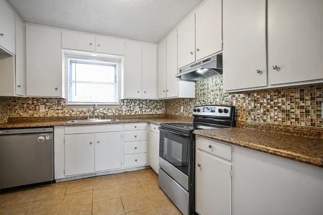 Photo 7 — 2528 71st Street, Lubbock, TX 79413