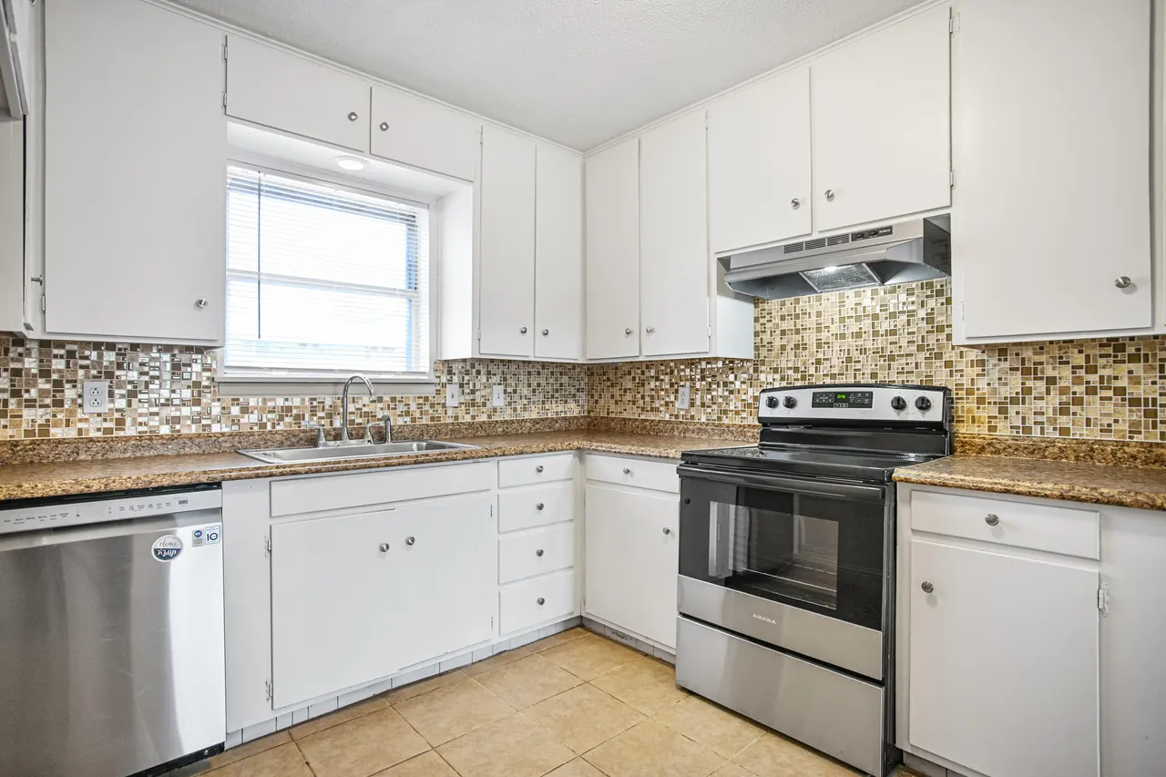 Photo 8 — 2528 71st Street, Lubbock, TX 79413