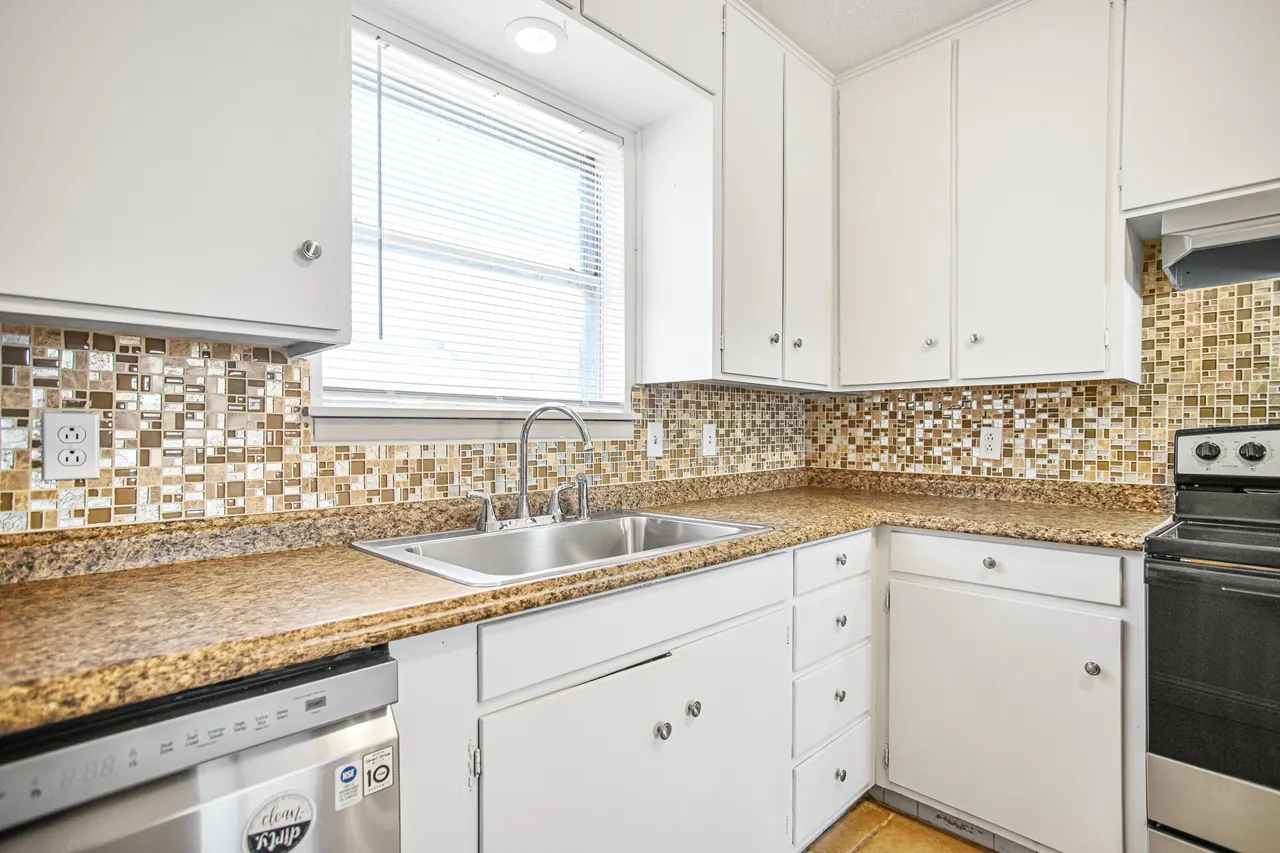 Photo 9 — 2528 71st Street, Lubbock, TX 79413