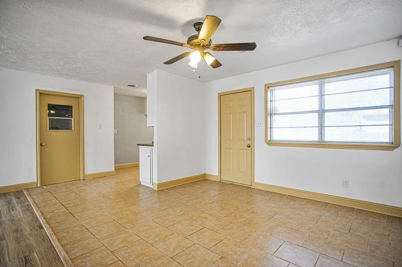 Photo 14 — 2528 71st Street, Lubbock, TX 79413