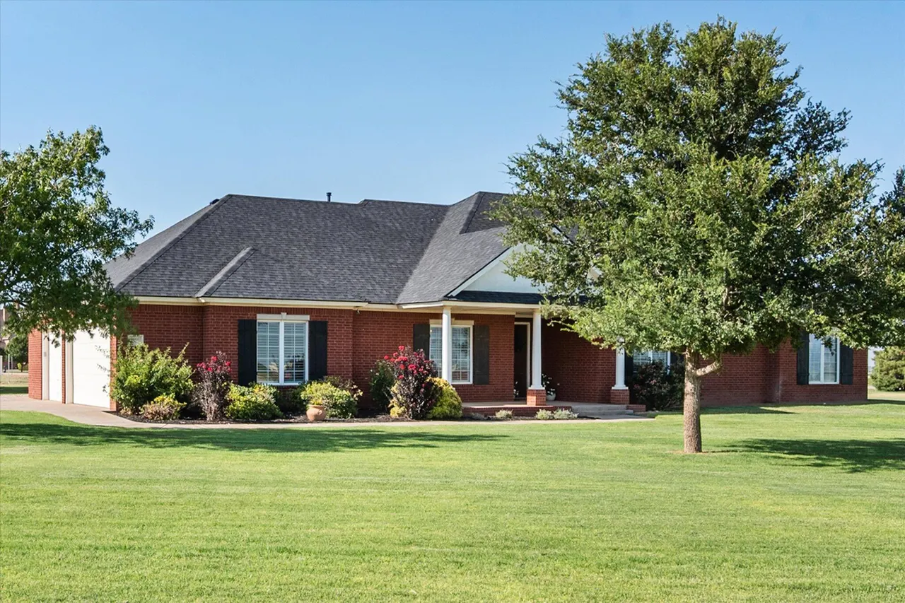 Photo 2 — 7906 County Rd 6220, Shallowater, TX 79363