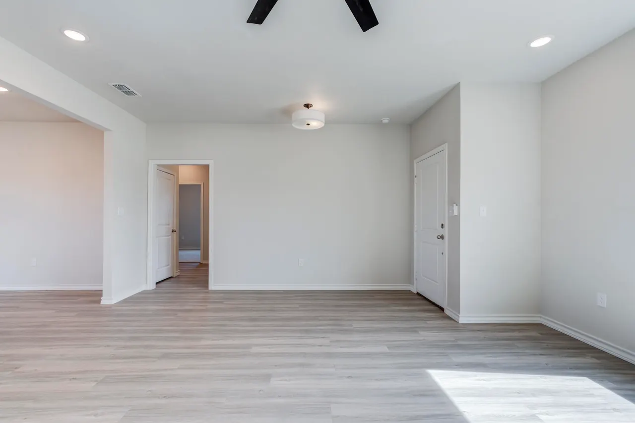 Photo 8 — 710 Live Oak Drive, Post, TX 79356