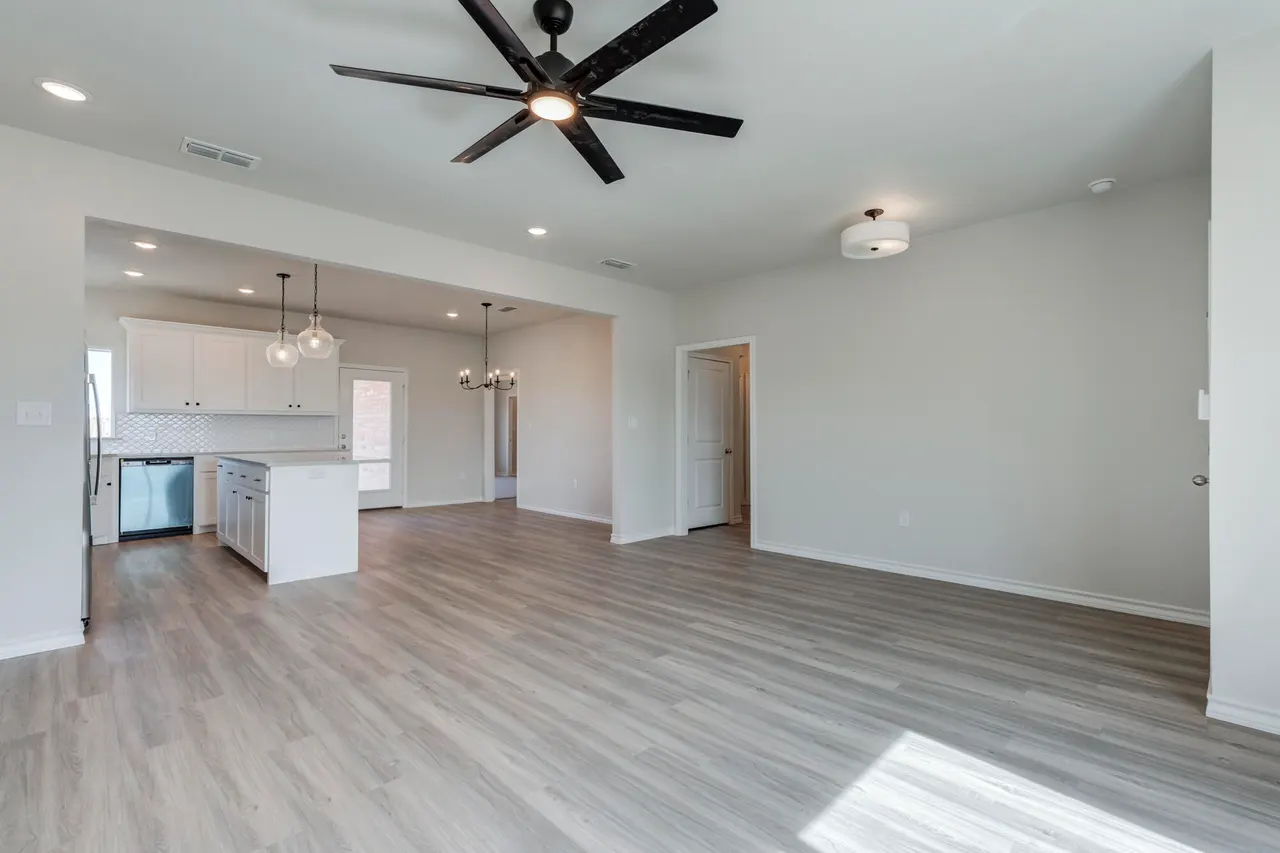 Photo 9 — 710 Live Oak Drive, Post, TX 79356
