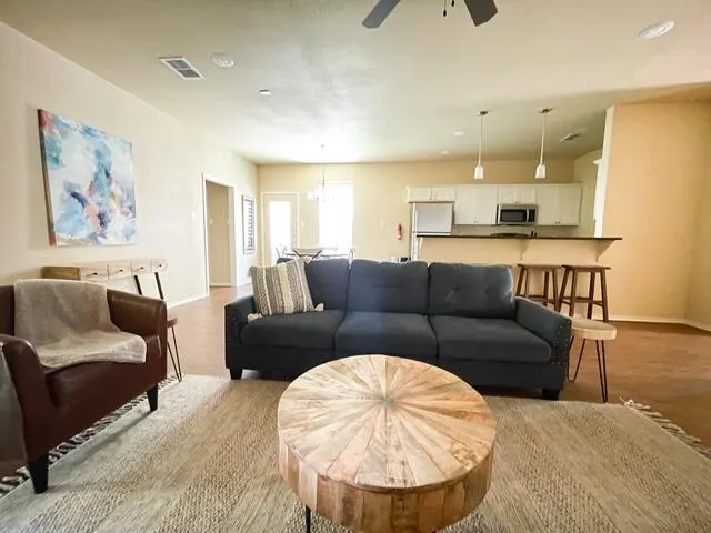 Photo 4 — 2116 10th Street, Lubbock, TX 79401