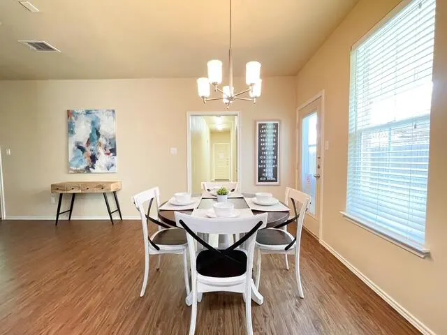 Photo 6 — 2116 10th Street, Lubbock, TX 79401