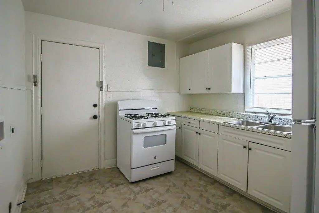 Photo 17 — 1805 Avenue R, Lubbock, TX 79401