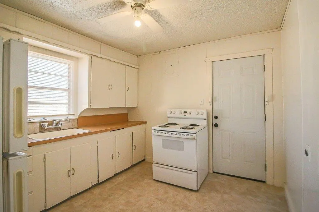 Photo 7 — 1805 Avenue R, Lubbock, TX 79401