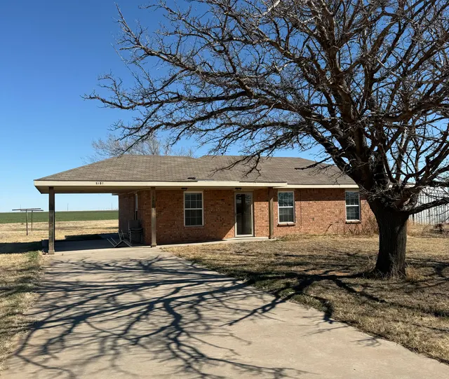 Photo 3 — 1307 Avenue A, Olton, TX 79064
