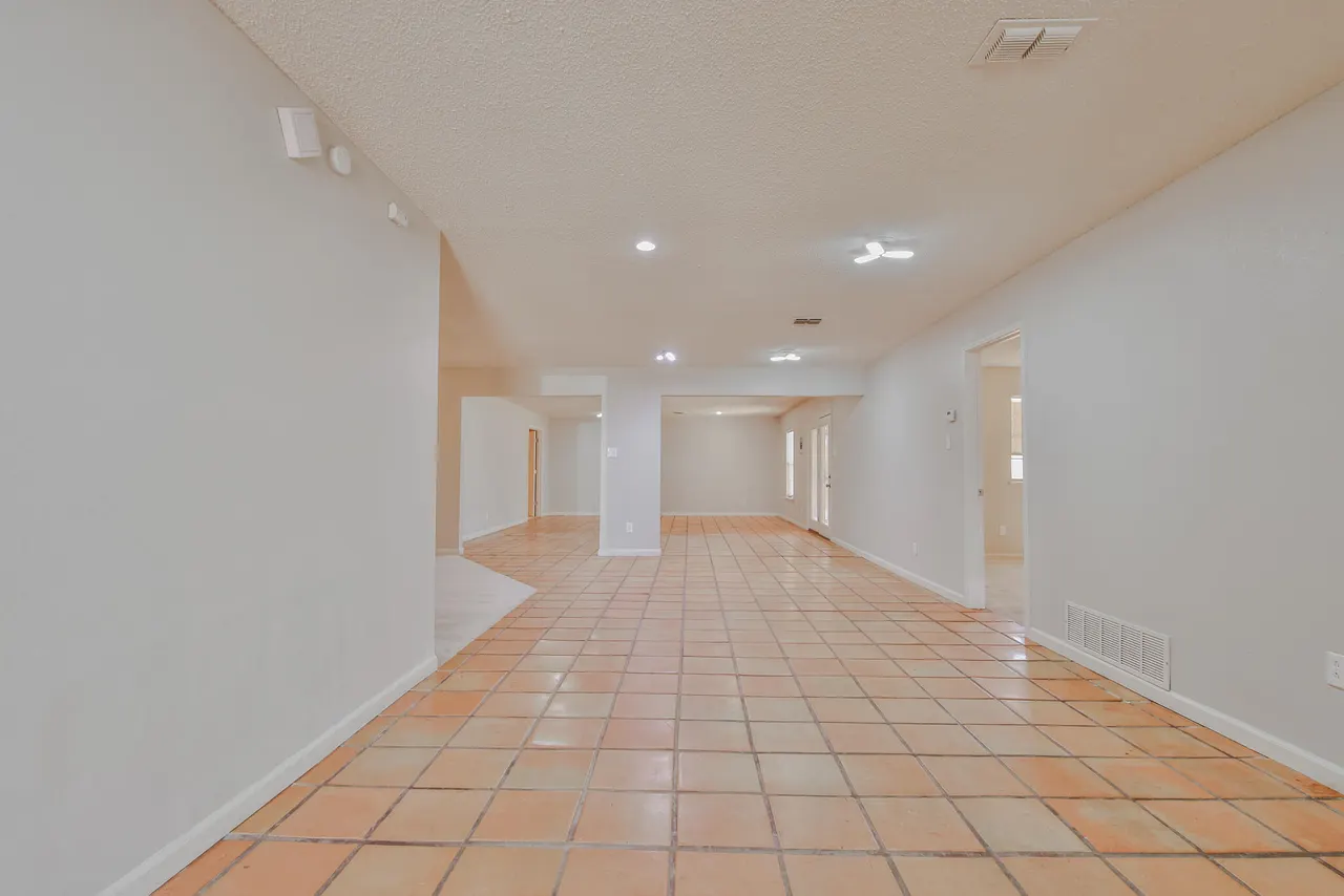 Photo 4 — 5437 45th Street, Lubbock, TX 79414