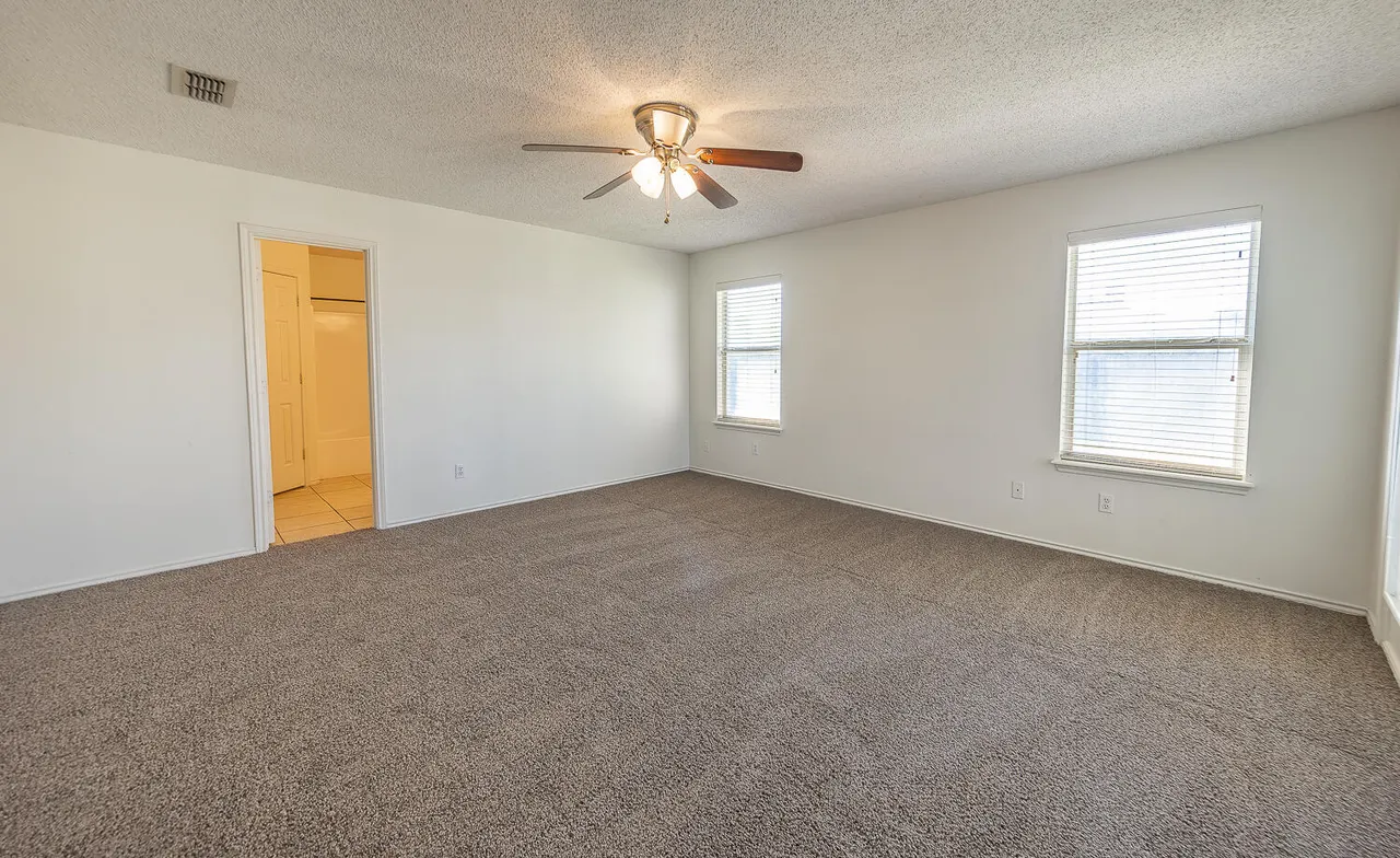 Photo 10 — 6109 13th Street, Lubbock, TX 79416