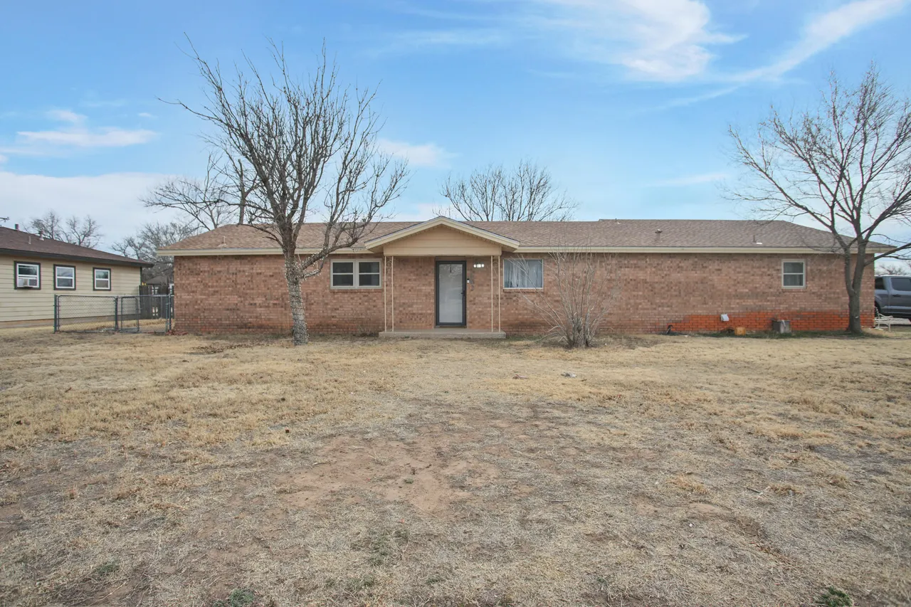 Photo 2 — 602 Duggan Avenue, Anton, TX 79313