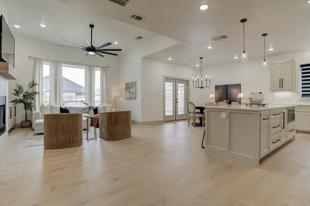 Photo 7 — 5834 Harvard Street, Lubbock, TX 79416