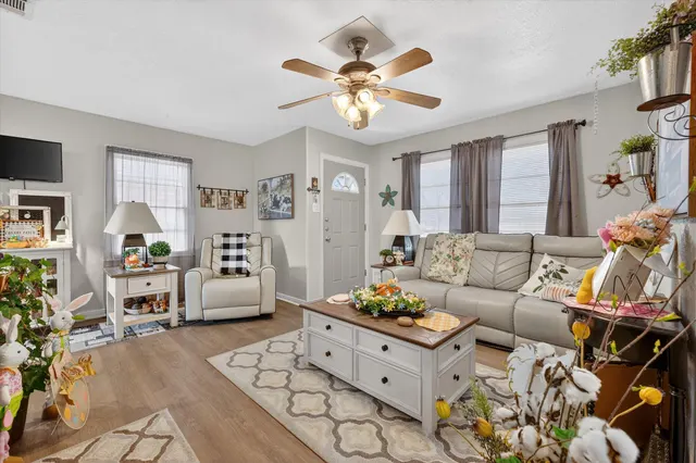 Photo 3 — 2003 33rd Street, Lubbock, TX 79411